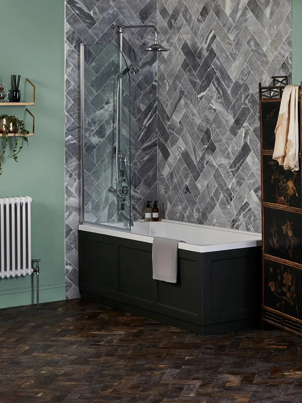 Corner bath